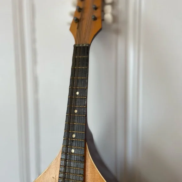 Vintage Russian Mandolin - Picture 4 of 12